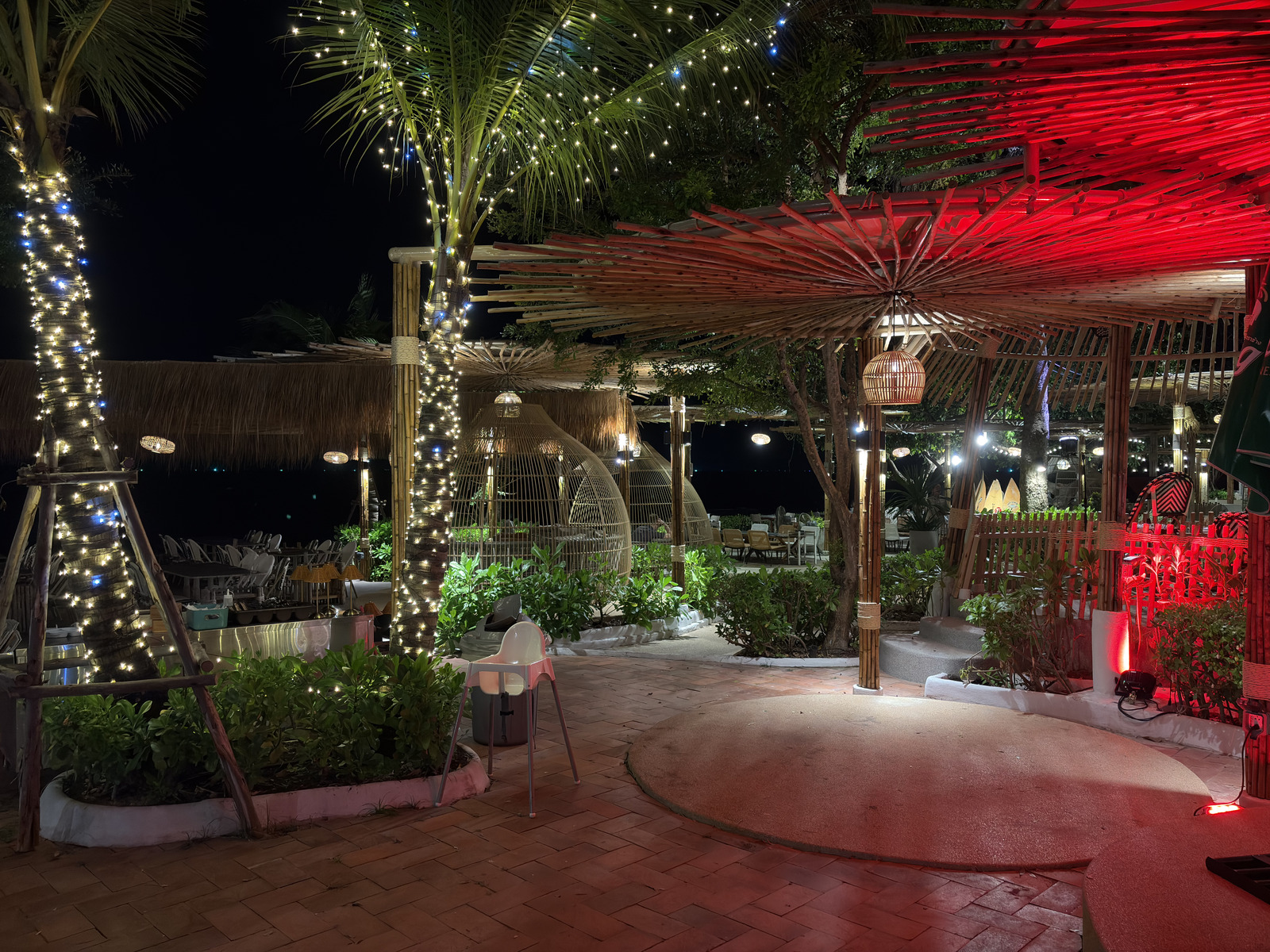 Picture Thailand Pattaya Oxygen Restaurant 2025-12 10 - Picture Oxygen Restaurant