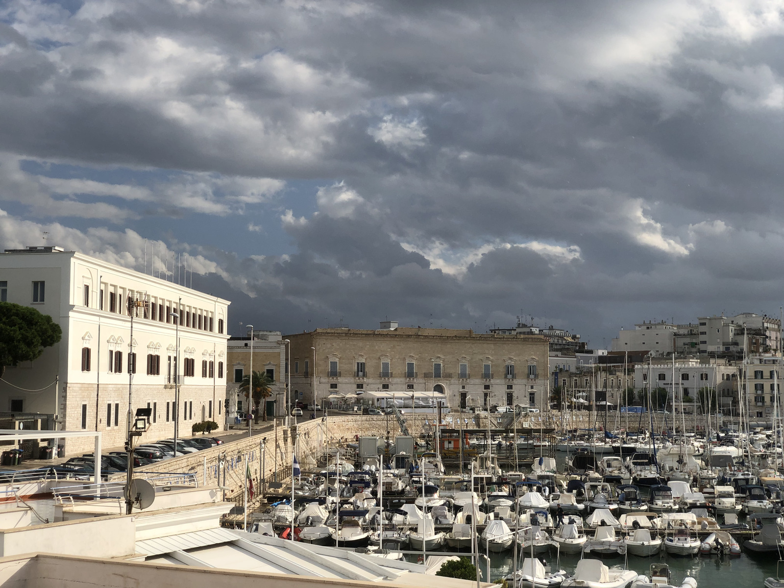 Picture Italy Trani 2024-09 75 - Car Trani