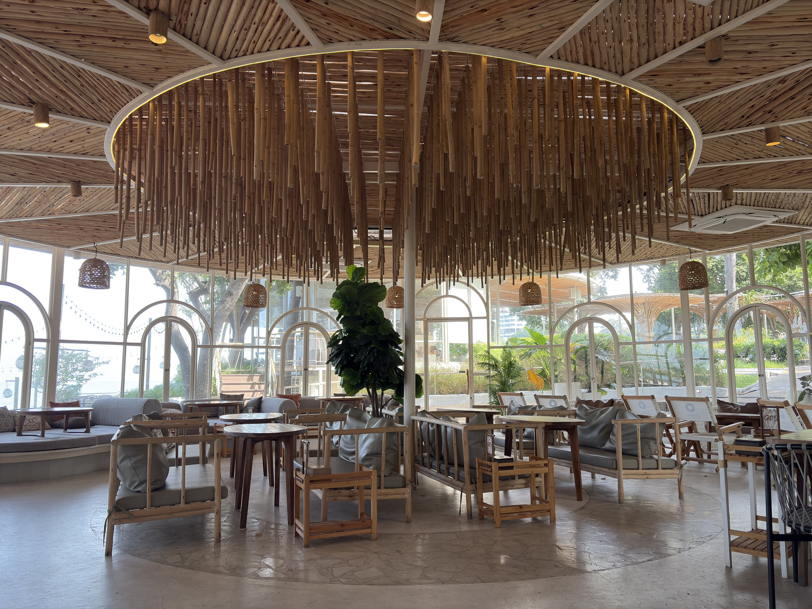 Picture Thailand Pattaya Oxygen Restaurant 2024-12 58 - Trail Oxygen Restaurant