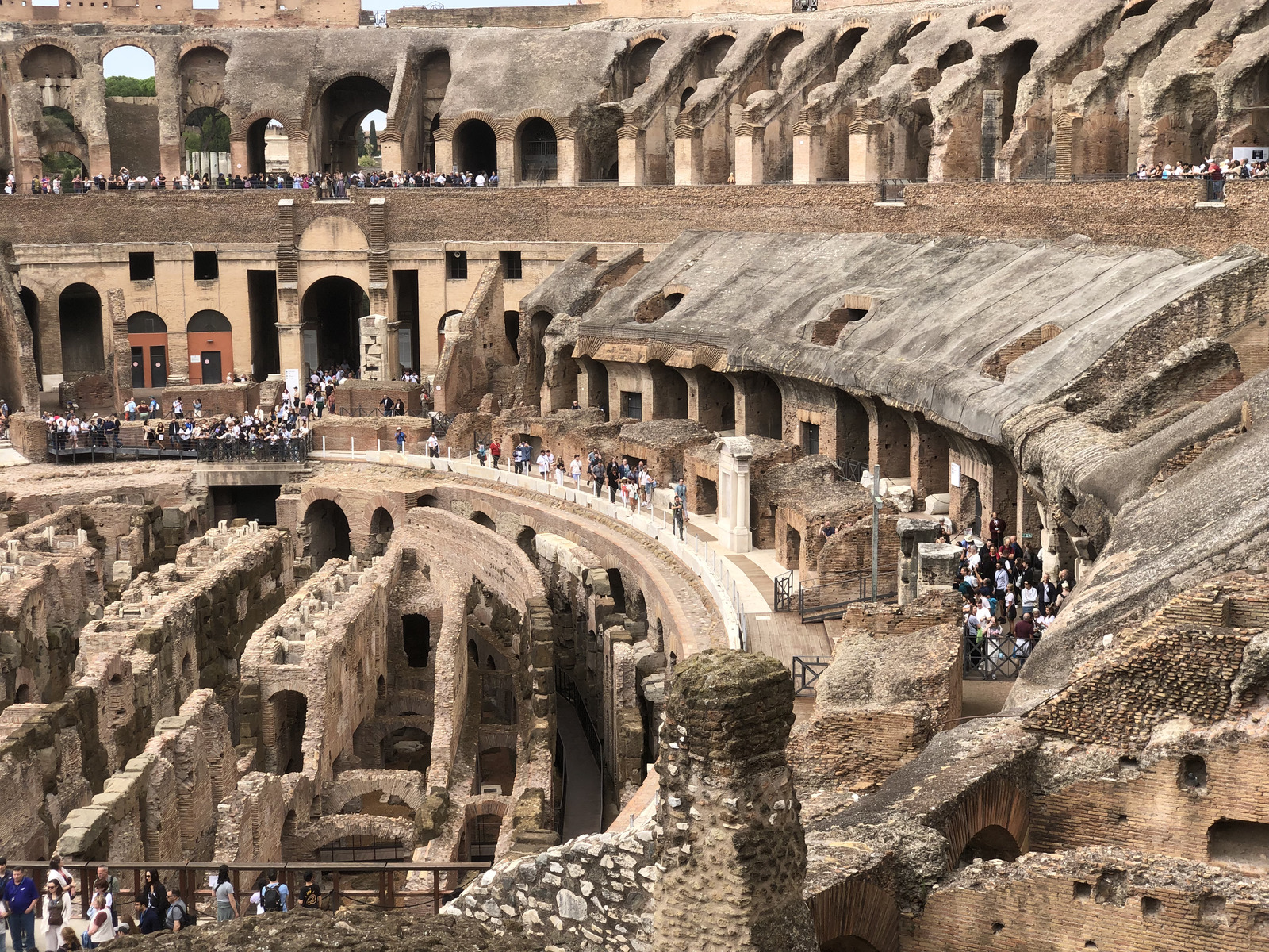 Picture Italy Rome The Colosseum 2024-09 37 - Flights The Colosseum