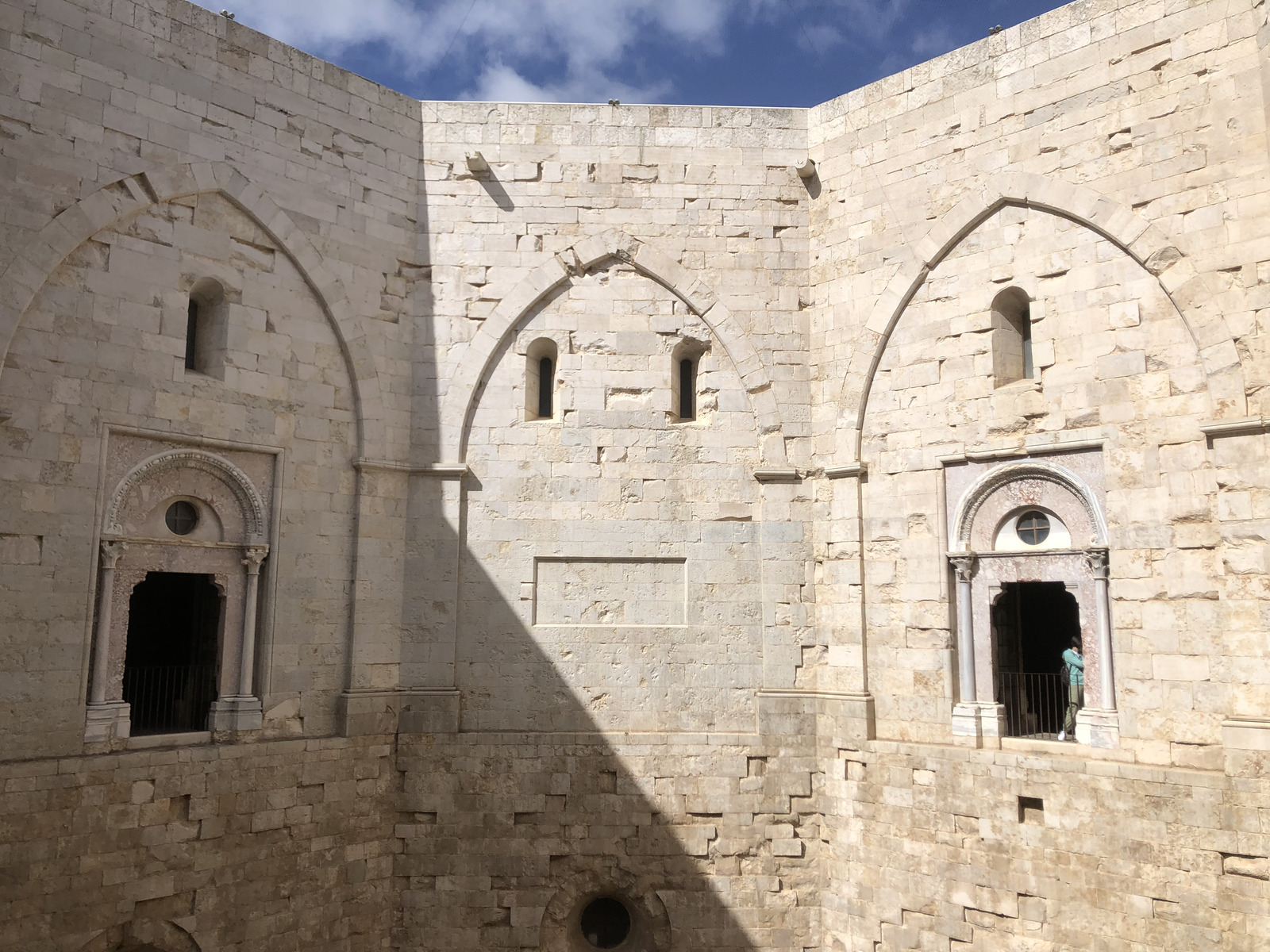 Picture Italy Castel del monte 2024-09 26 - Shopping Mall Castel del monte