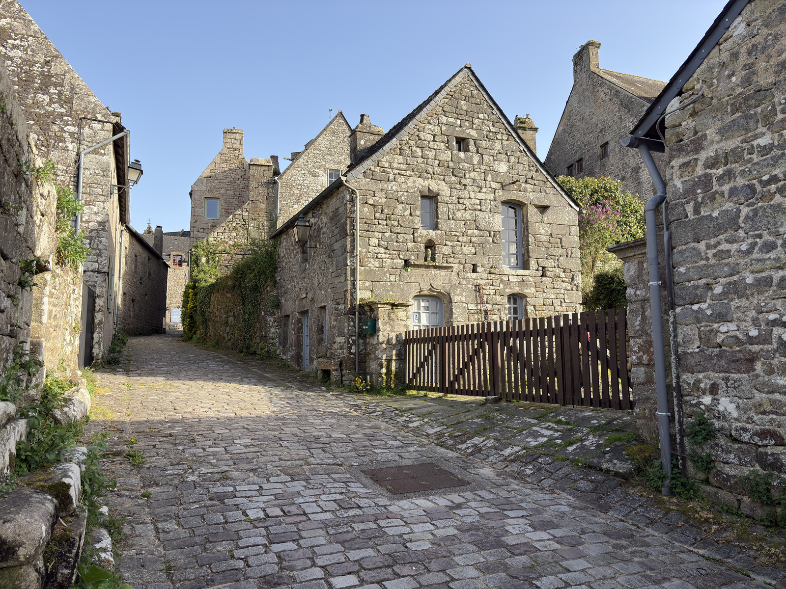 Picture France Locronan 2026-04 19 - Tourist Attraction Locronan