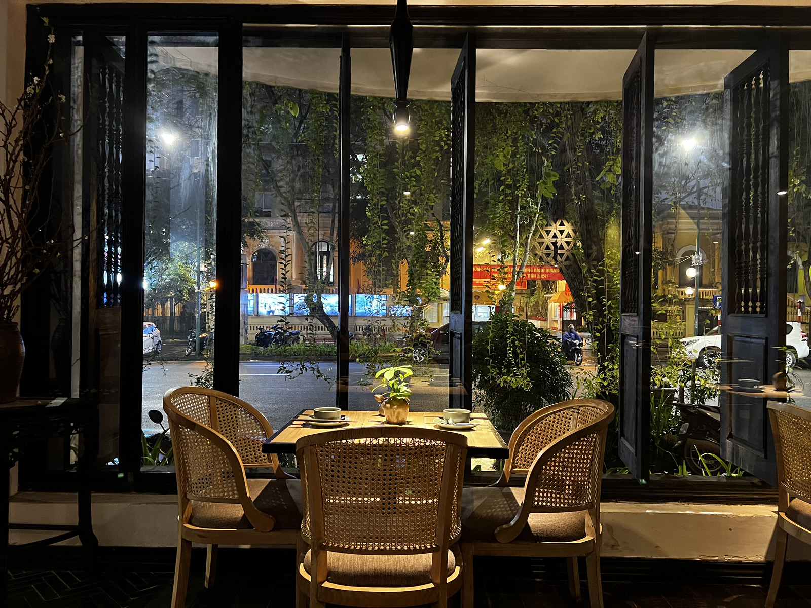 Picture Vietnam Hanoi Sadhu Vegetarian Restaurant 2024-01 33 - Views Sadhu Vegetarian Restaurant