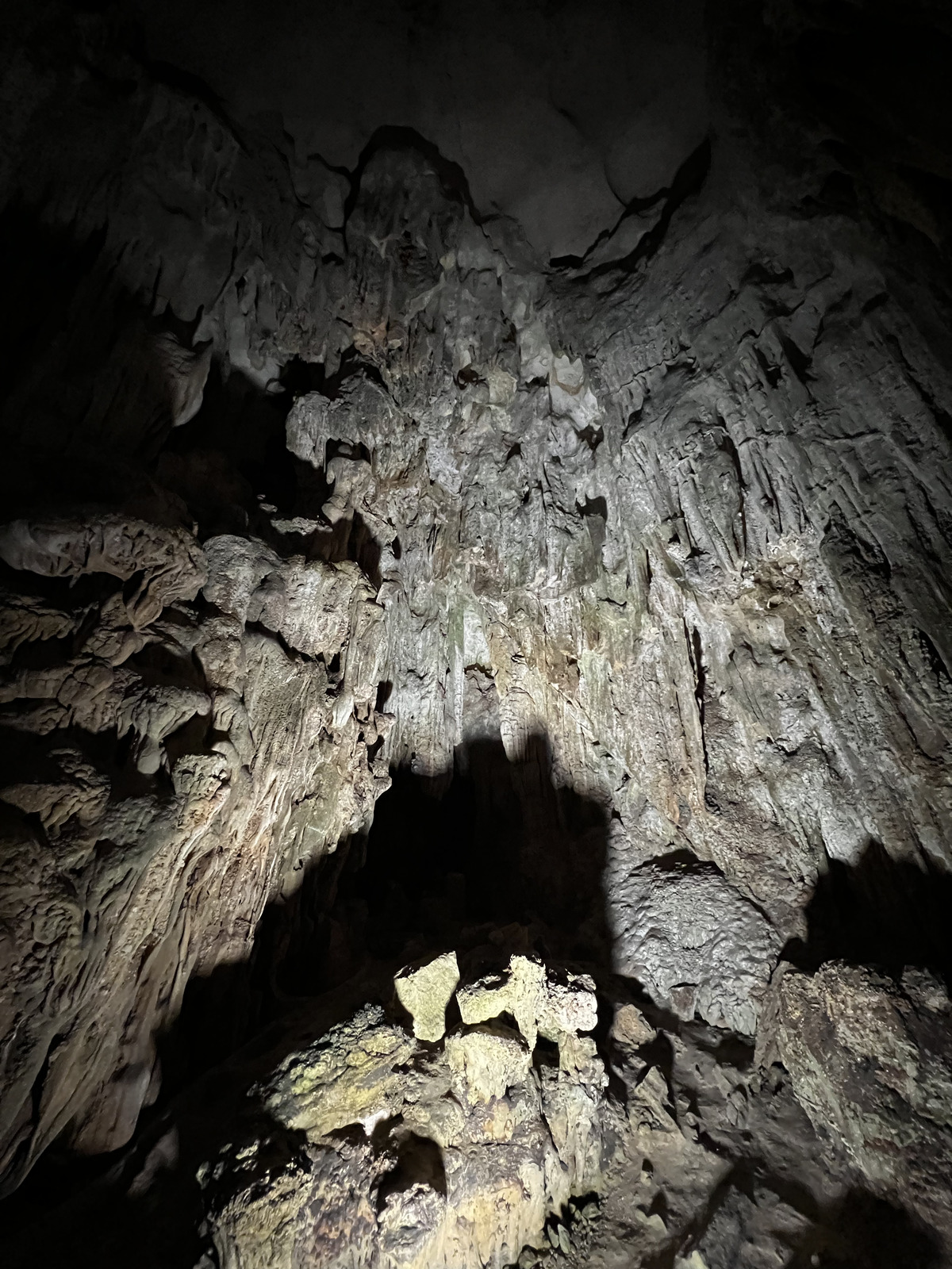 Picture Vietnam Ha Long Bay Sung Sot Cave 2024-01 17 - View Sung Sot Cave