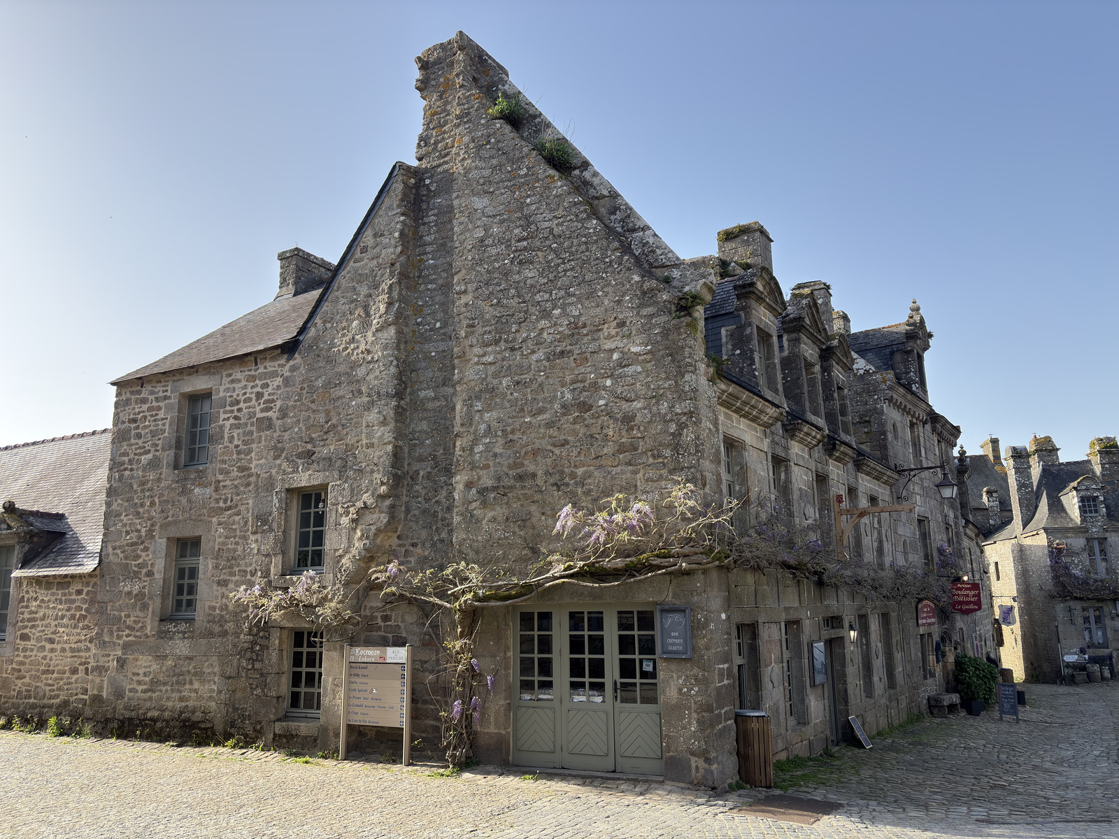 Picture France Locronan 2026-04 102 - View Locronan
