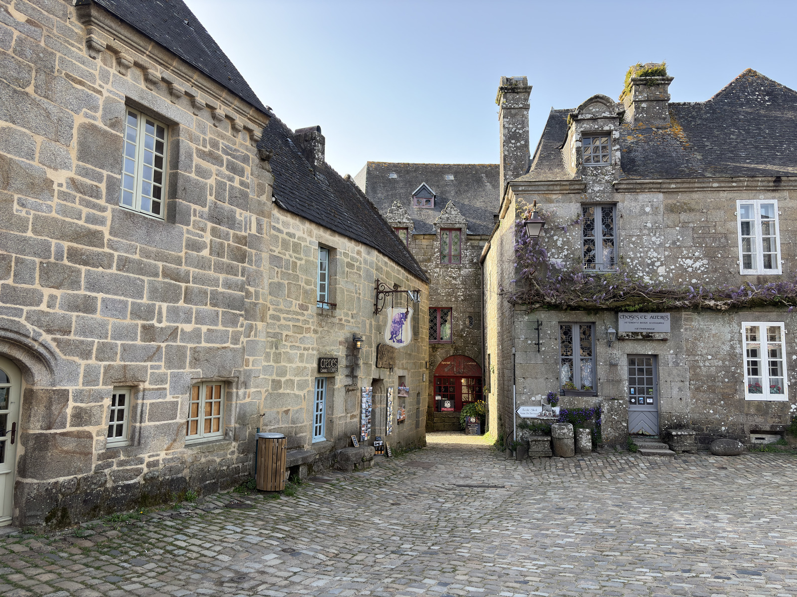 Picture France Locronan 2026-04 65 - Flight Locronan