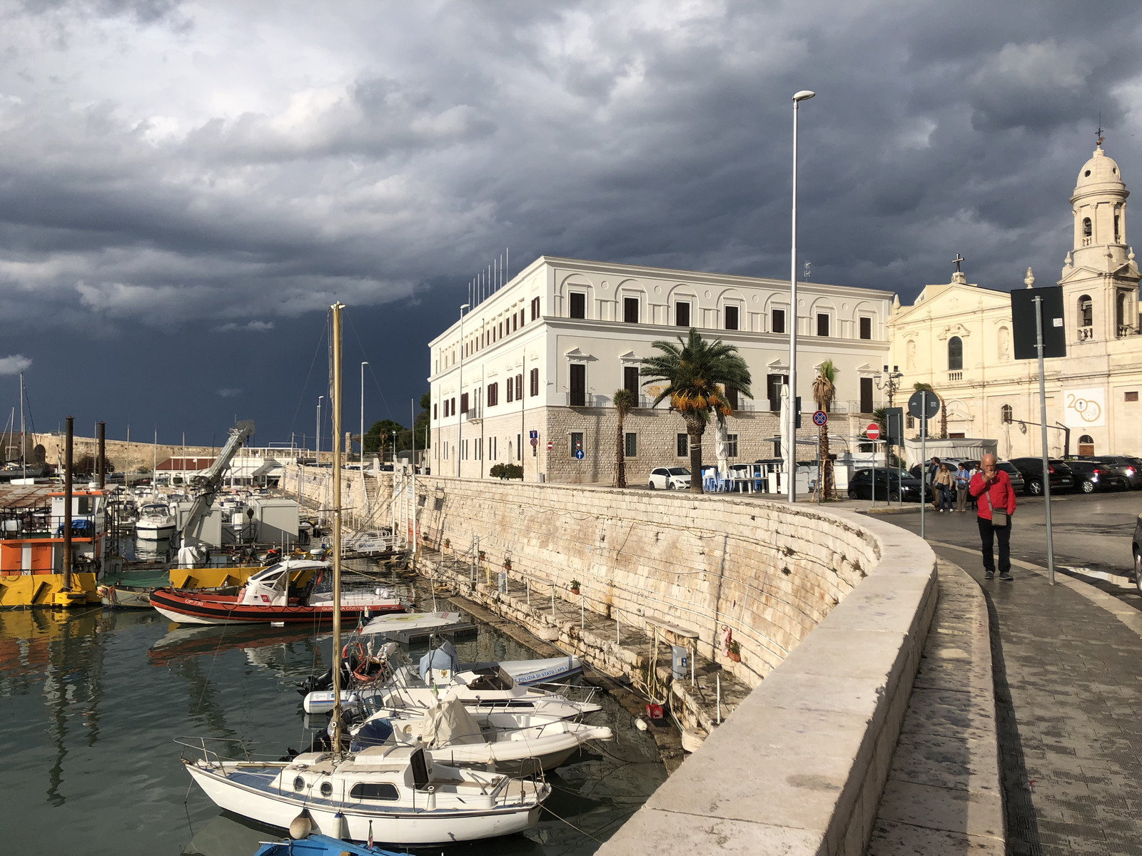 Picture Italy Trani 2024-09 31 - Sightseeing Trani