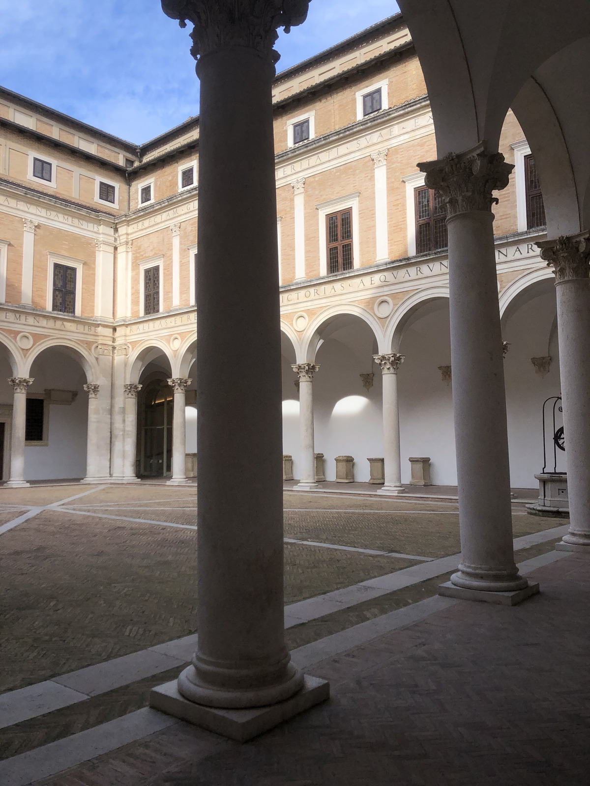 Picture Italy Urbino 2024-09 27 - Sightseeing Urbino