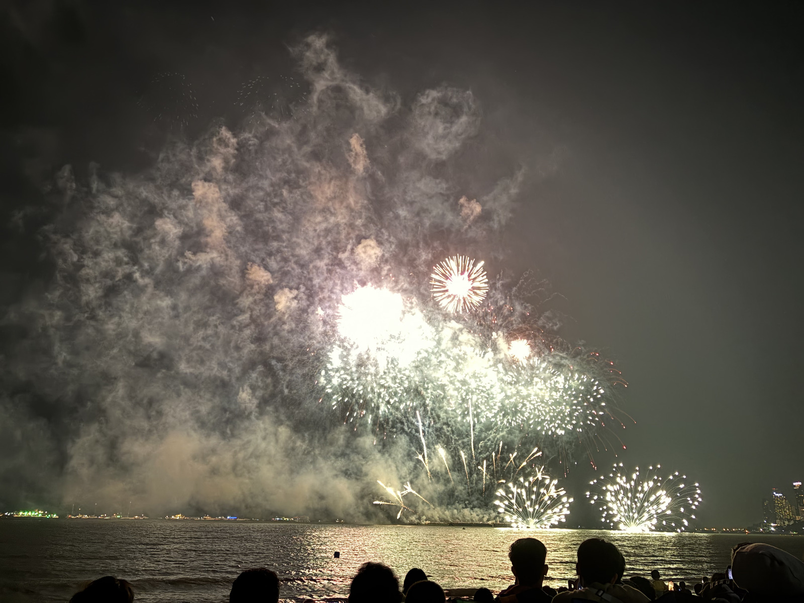Picture Thailand Pattaya Fireworks 2024-12 10 - Journey Fireworks