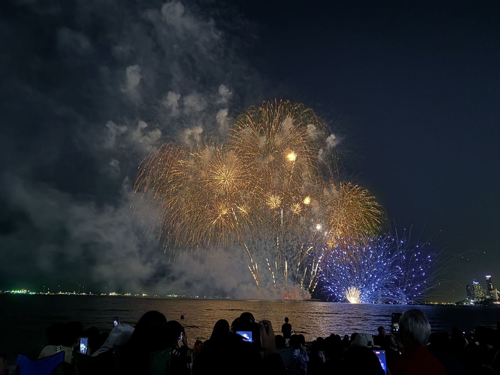 Picture Thailand Pattaya Fireworks 2024-12 1 - Perspective Fireworks