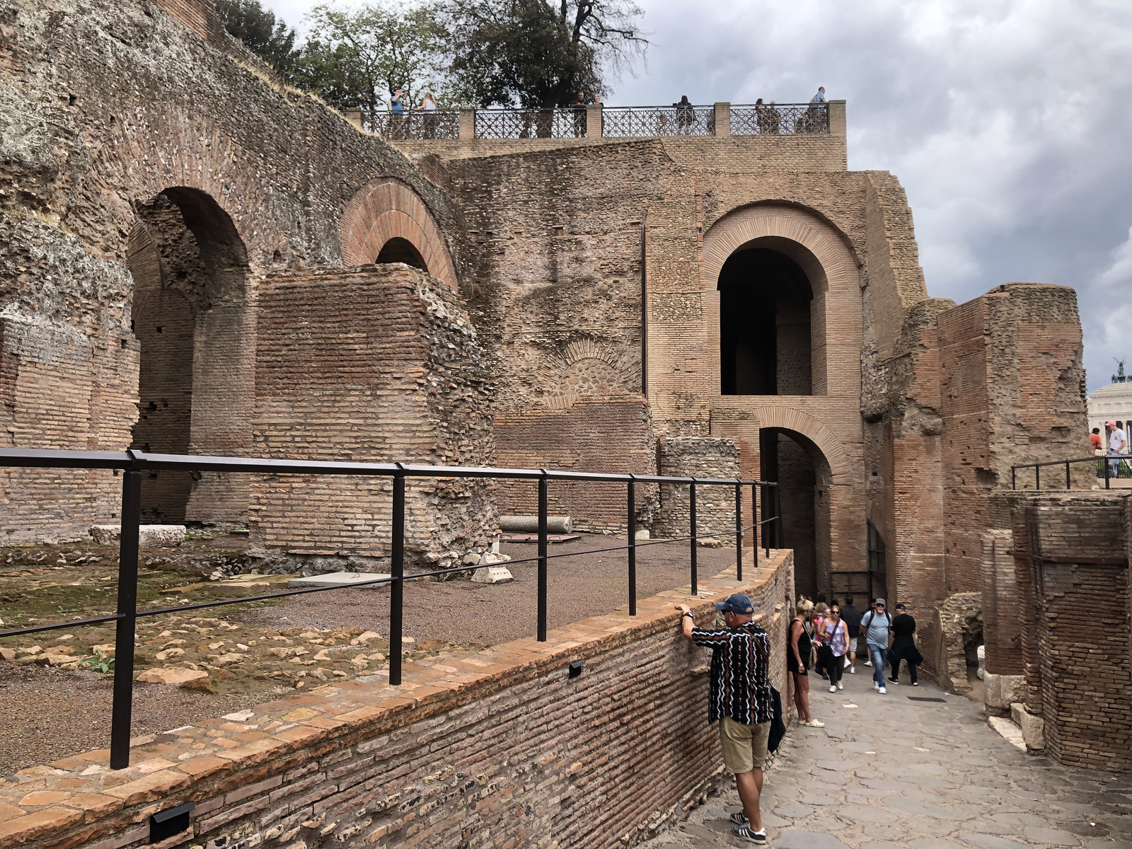 Picture Italy Rome Roman Forum 2024-09 55 - View Roman Forum