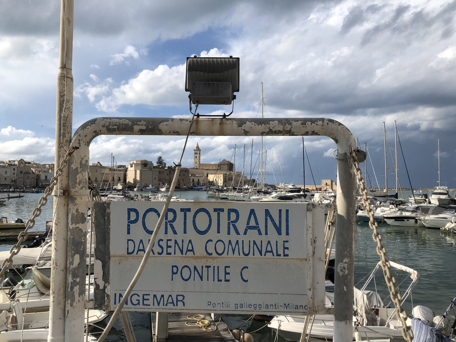 Picture Italy Trani 2024-09 90 - Perspective Trani