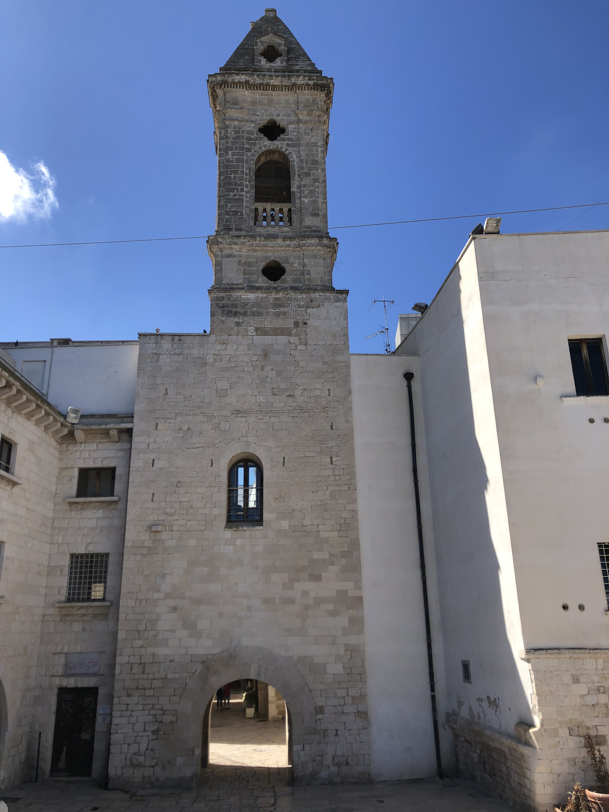 Picture Italy Bari 2024-09 33 - Discover Bari