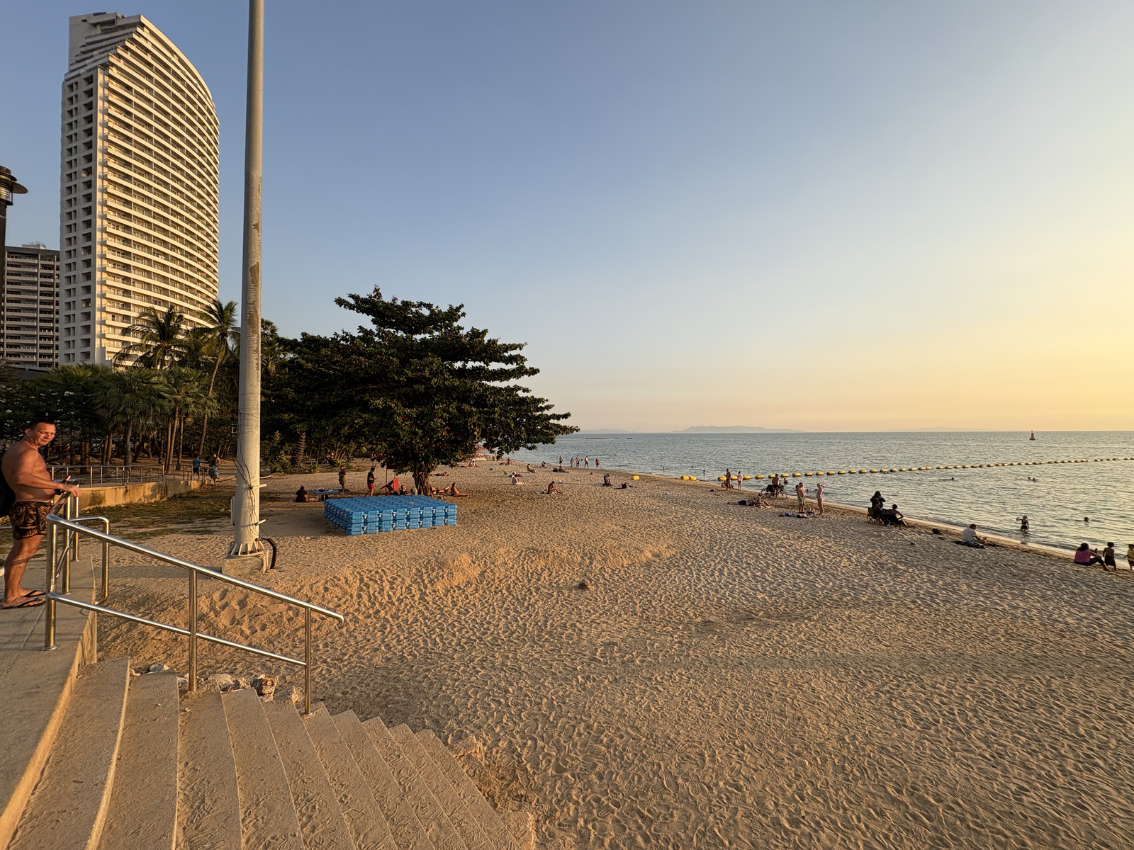 Picture Thailand Pattaya Dongtan beach 2025-12 16 - Sightseeing Dongtan beach
