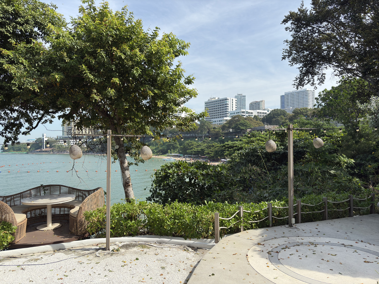Picture Thailand Pattaya Oxygen Restaurant 2024-12 55 - Car Oxygen Restaurant