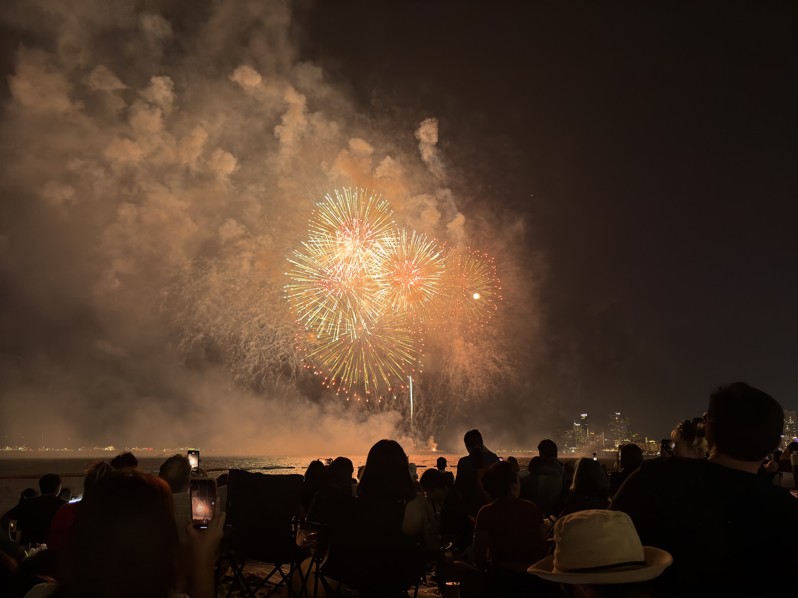 Picture Thailand Pattaya Fireworks 2024-12 17 - View Fireworks