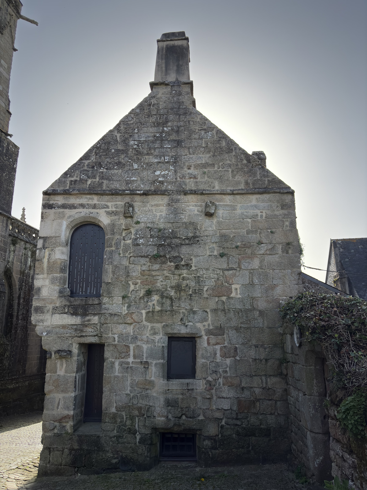Picture France Locronan 2026-04 110 - Store Locronan