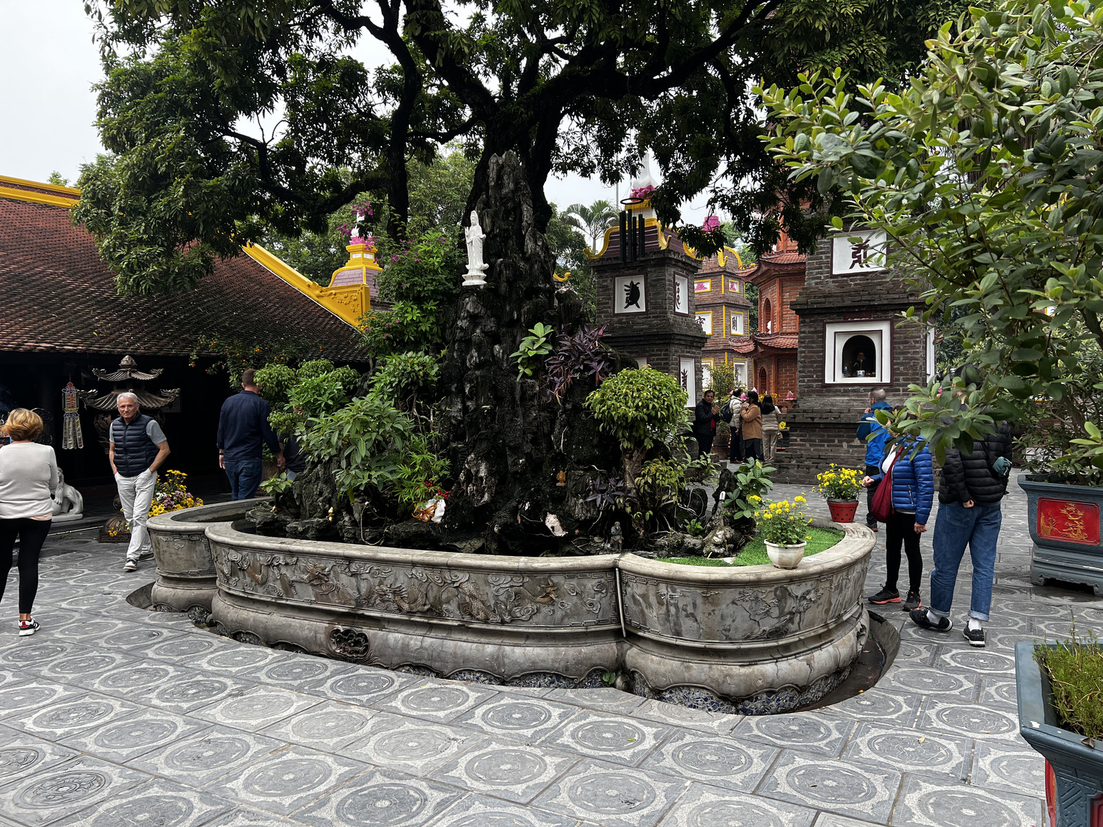 Picture Vietnam Hanoi Tran Quoc Pagoda 2024-01 7 - Trips Tran Quoc Pagoda