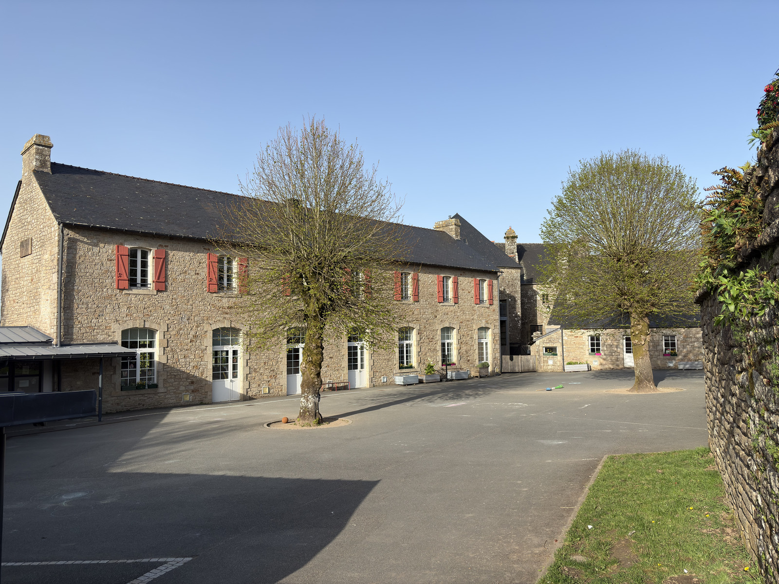Picture France Locronan 2026-04 13 - Road Locronan