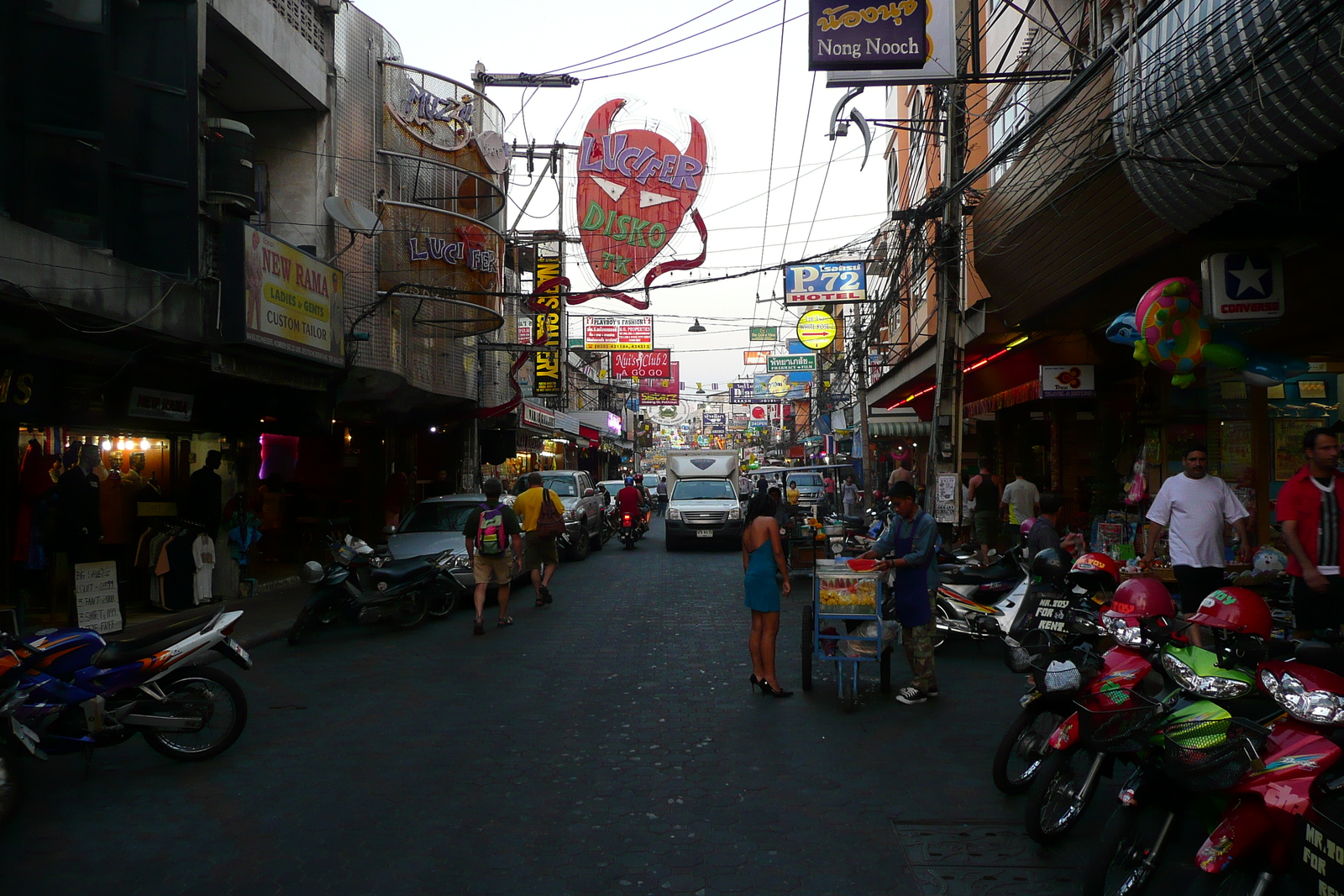 Picture Thailand Pattaya Walking Street 2008-01 81 - Perspective Walking Street