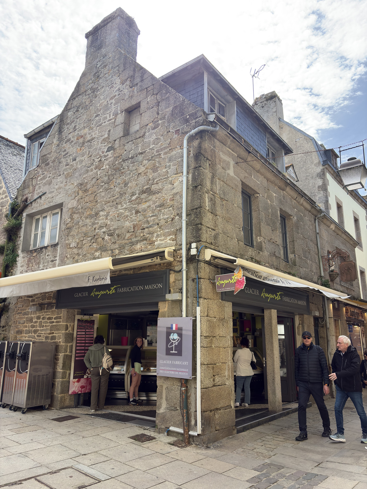 Picture France Concarneau Ville close 2026-04 87 - Journey Ville close