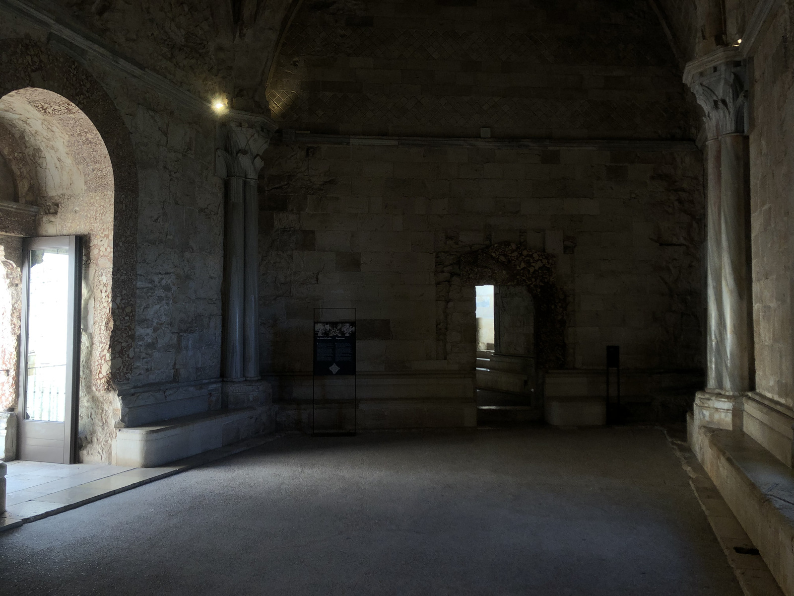 Picture Italy Castel del monte 2024-09 6 - Discover Castel del monte