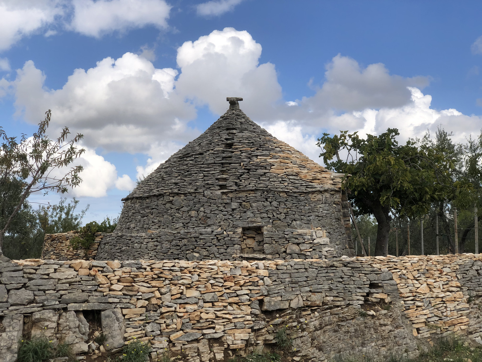 Picture Italy Castel del monte 2024-09 78 - Shopping Mall Castel del monte