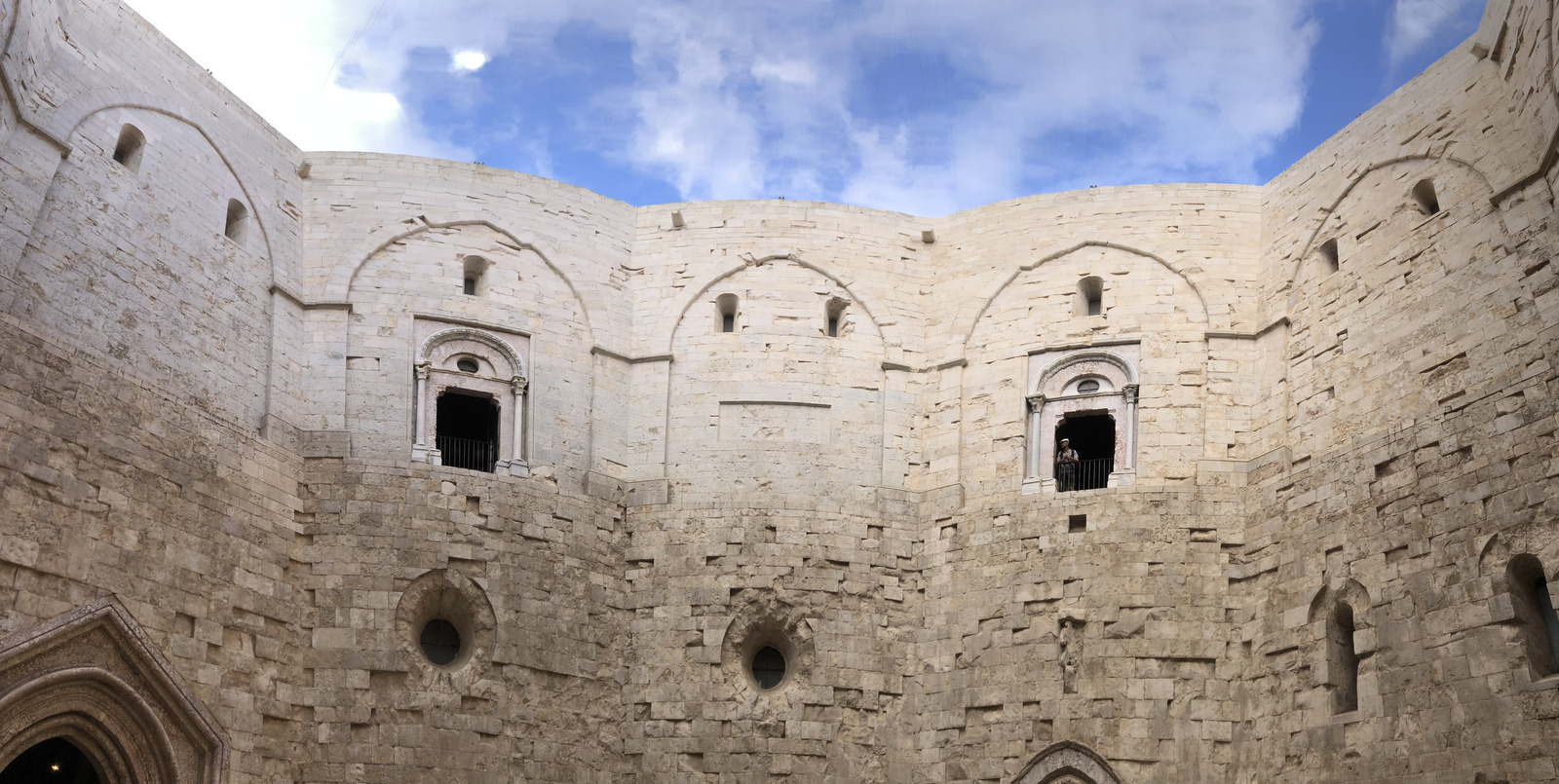 Picture Italy Castel del monte 2024-09 106 - Photographer Castel del monte