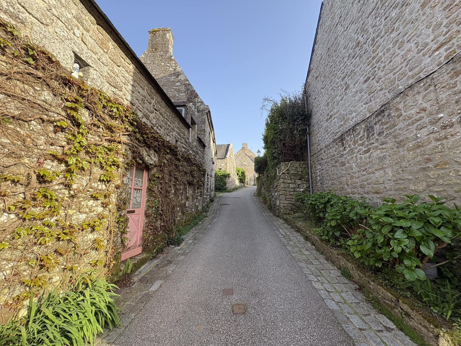 Picture France Locronan 2026-04 134 - Discover Locronan