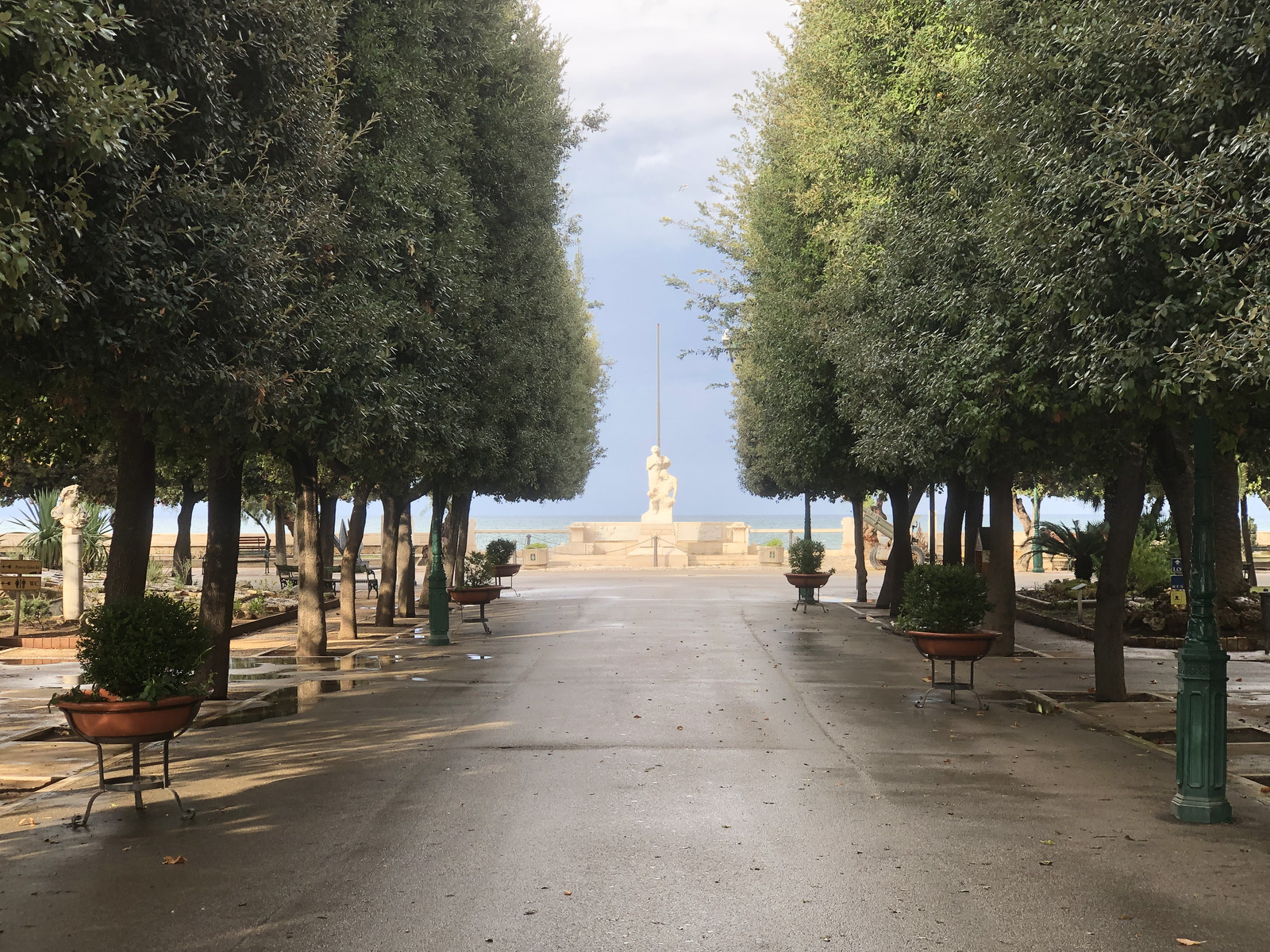 Picture Italy Trani 2024-09 22 - Car Rental Trani