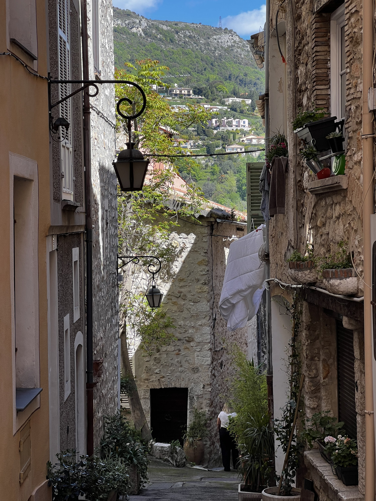 Picture France Vence 2024-04 50 - Road Vence