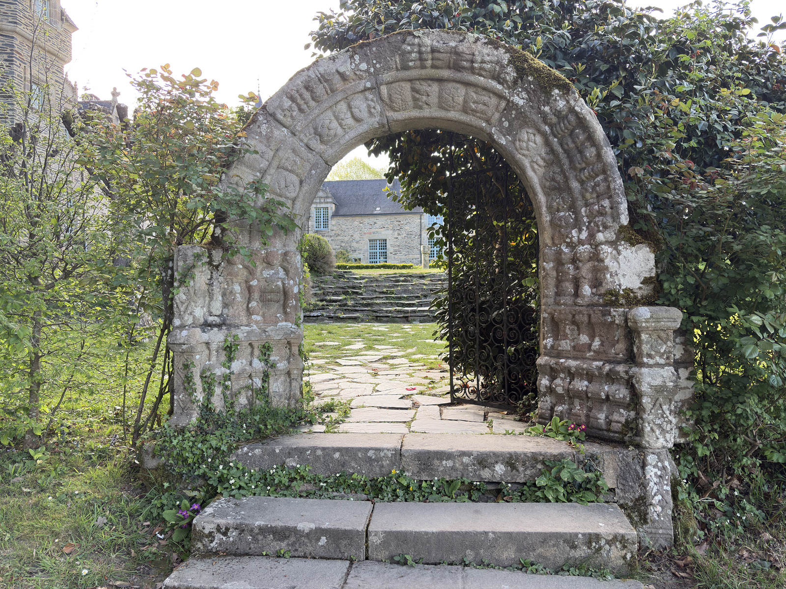 Picture France Rochefort en terre 2026-04 47 - Sight Rochefort en terre