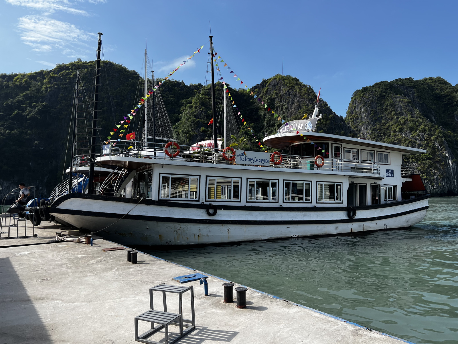 Picture Vietnam Ha Long Bay 2024-01 175 - Trail Ha Long Bay