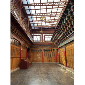 Picture China Shangri La 2026-01 132 - Store Shangri La