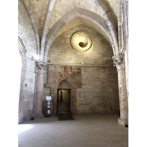 Picture Italy Castel del monte 2024-09 41 - Tourist Castel del monte