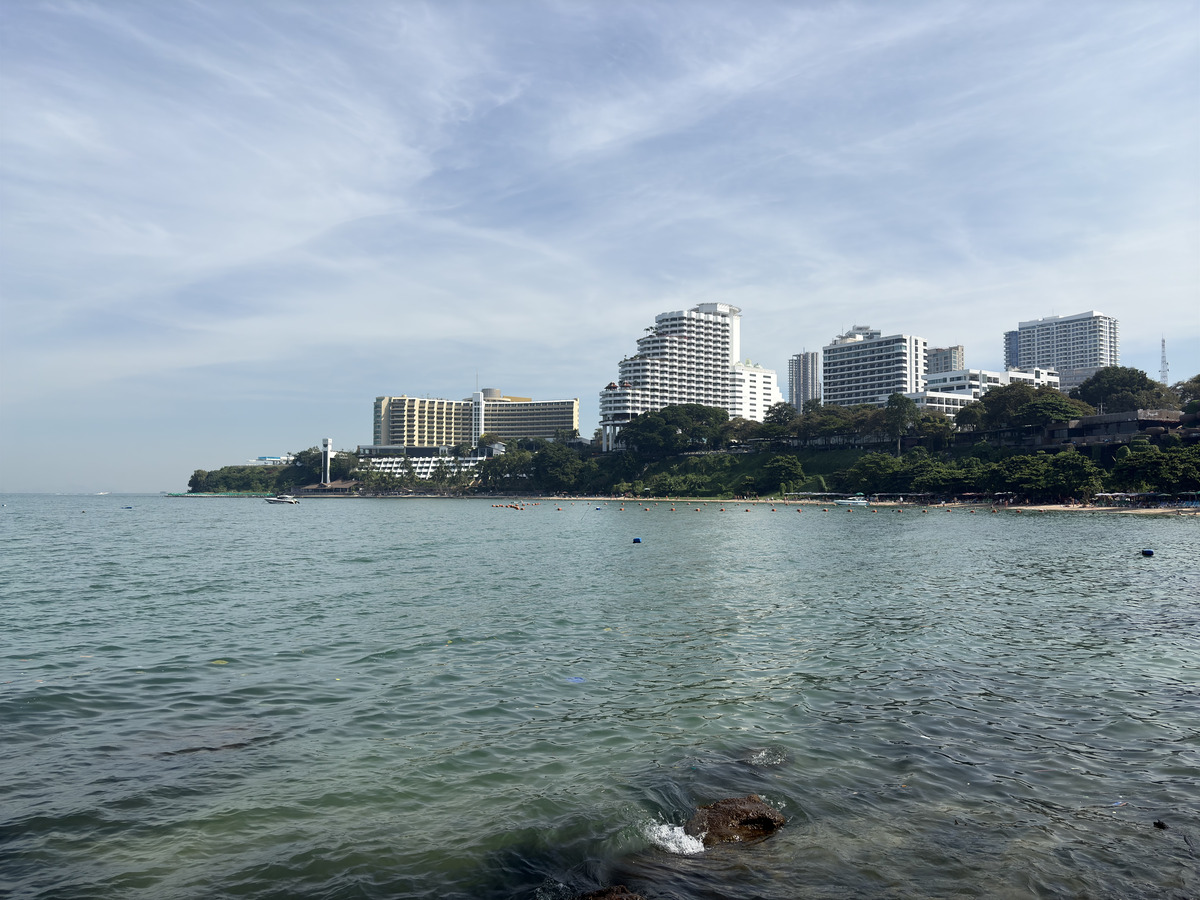 Picture Thailand Pattaya Oxygen Restaurant 2024-12 70 - Hotel Pool Oxygen Restaurant