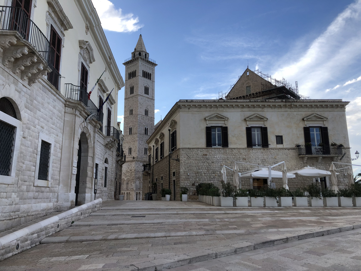 Picture Italy Trani 2024-09 144 - Street Trani