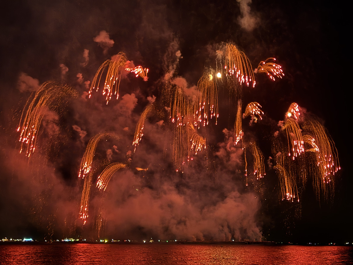 Picture Thailand Pattaya Fireworks 2024-12 48 - Rooms Fireworks