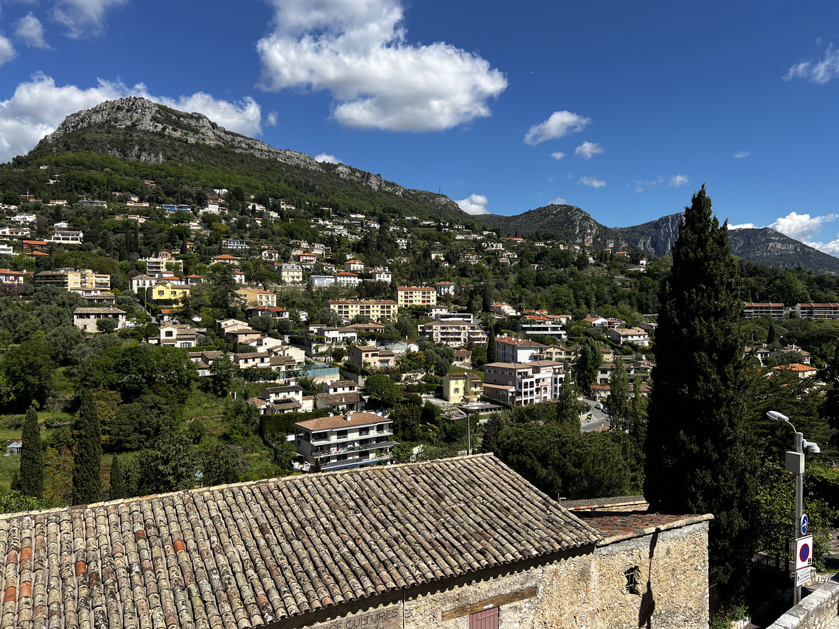 Picture France Vence 2024-04 10 - Monument Vence
