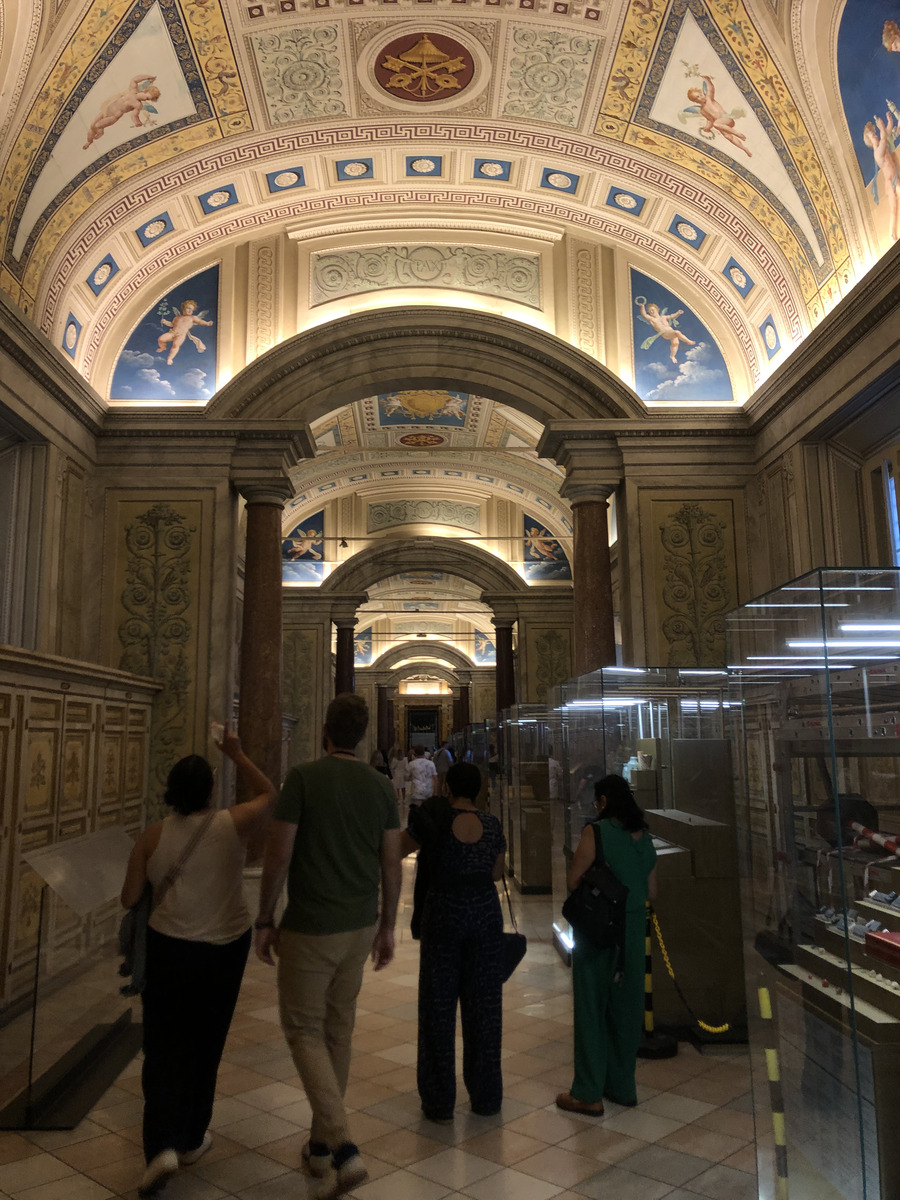 Picture Italy Rome Vatican Museum 2024-09 385 - Sunrise Vatican Museum