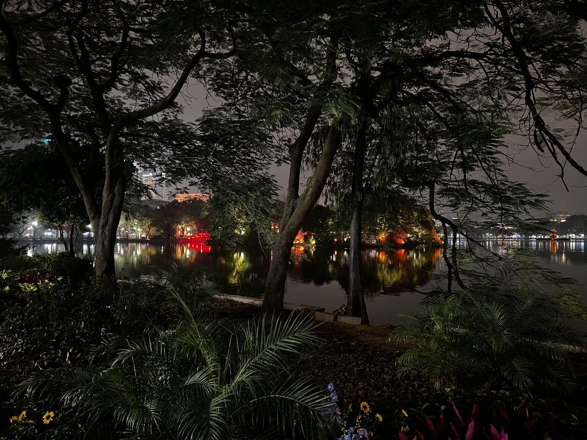 Picture Vietnam Hanoi Hoan Kiem Lake 2024-01 3 - Lands Hoan Kiem Lake