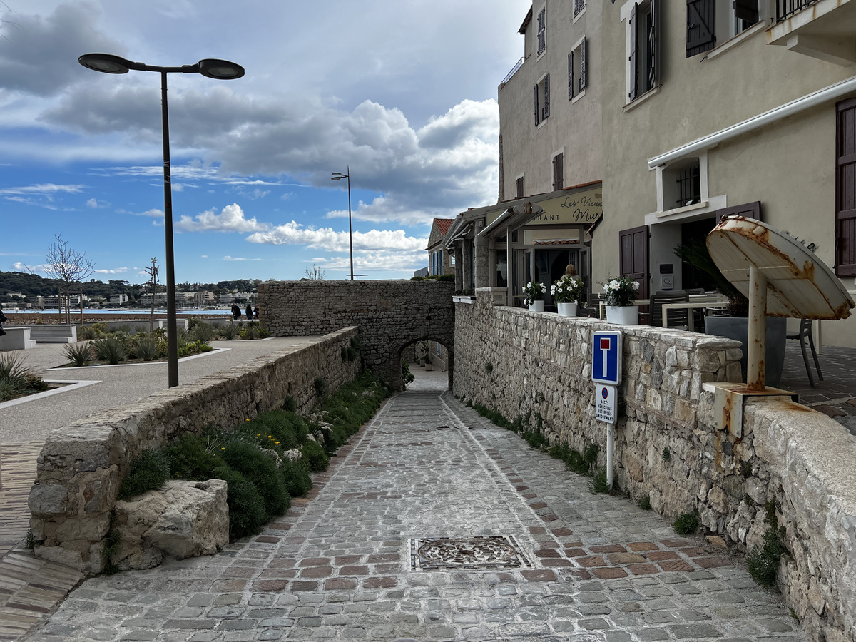 Picture France Antibes 2024-04 58 - Cost Antibes