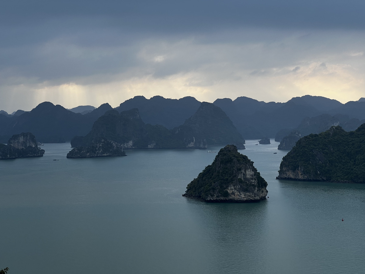 Picture Vietnam Ha Long Bay 2024-01 90 - City Ha Long Bay