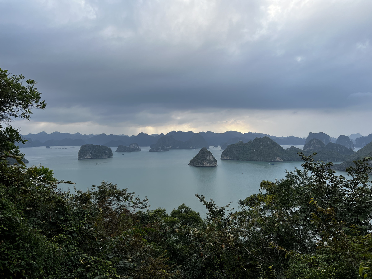 Picture Vietnam Ha Long Bay 2024-01 120 - City Sights Ha Long Bay