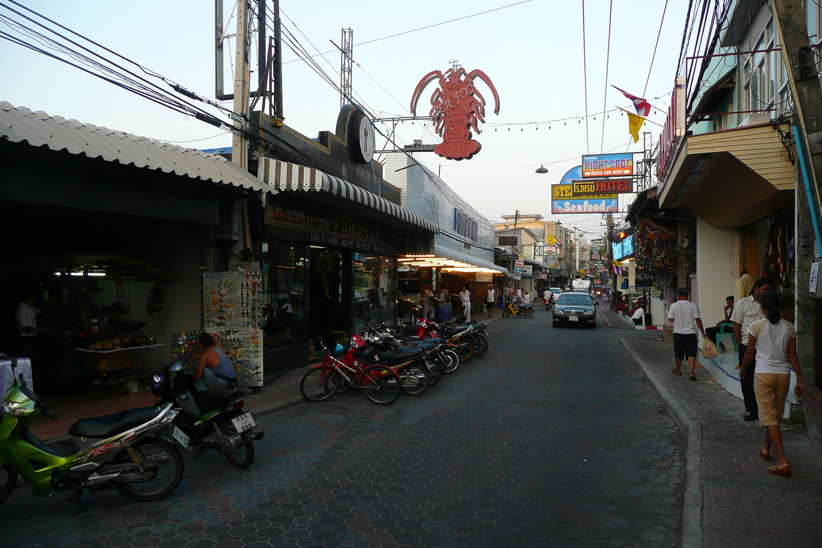 Picture Thailand Pattaya Walking Street 2008-01 57 - Shopping Walking Street