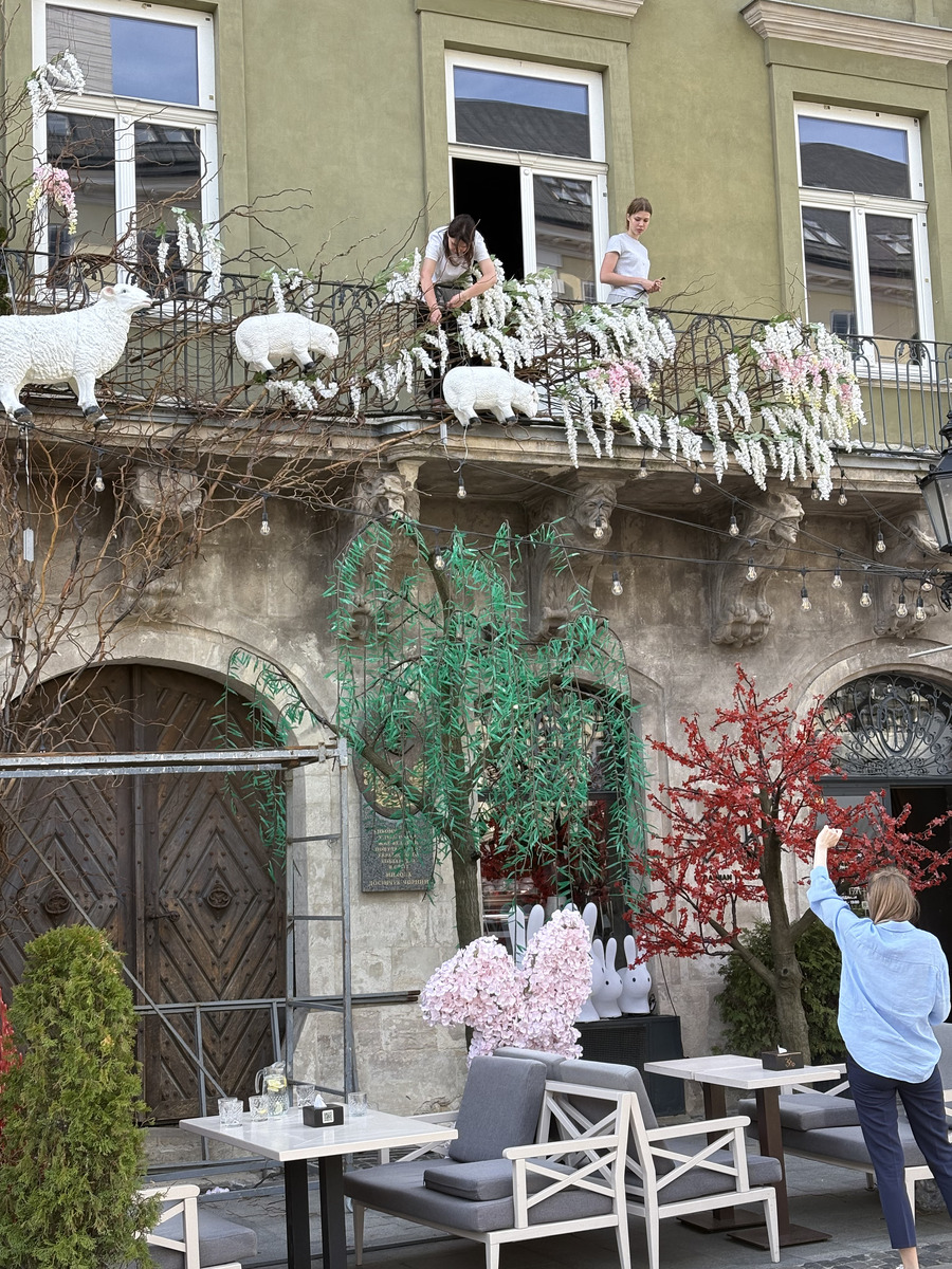 Picture Ukraine Lviv 2025-04 208 - Monument Lviv
