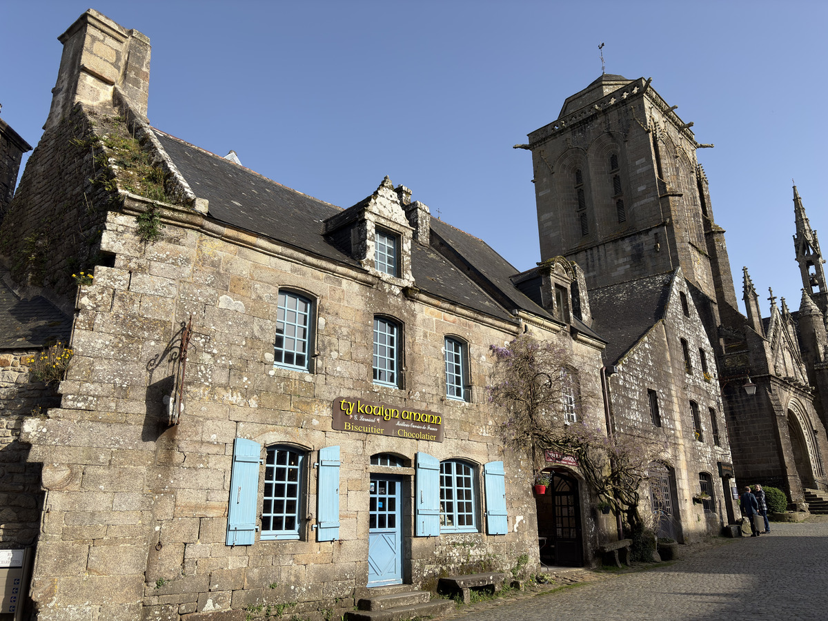 Picture France Locronan 2026-04 74 - Hotel Pools Locronan