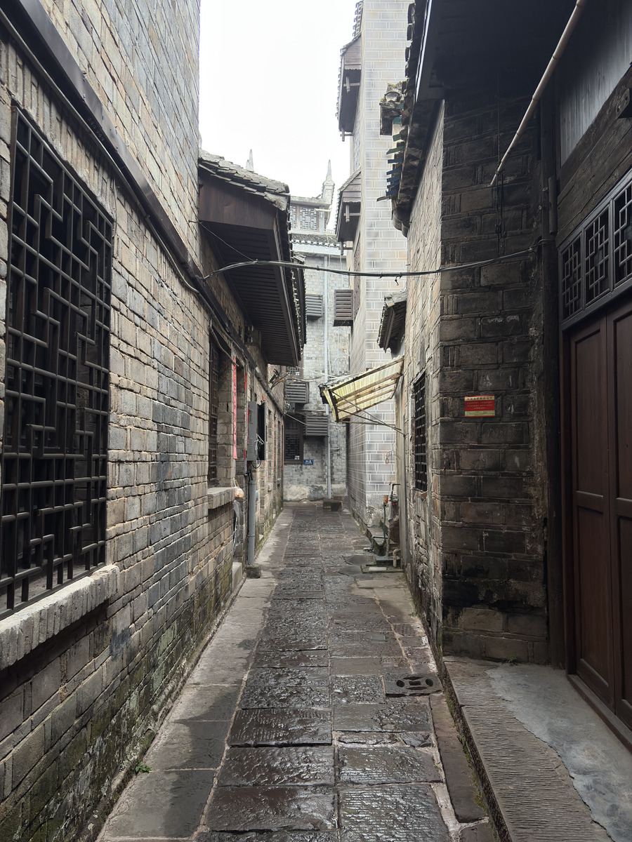 Picture China Fenghuang Ancient City 2026-01 23 - Hotel Pool Fenghuang Ancient City