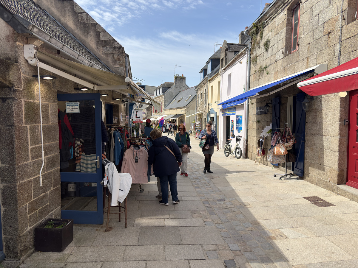 Picture France Concarneau Ville close 2026-04 17 - Waterfall Ville close
