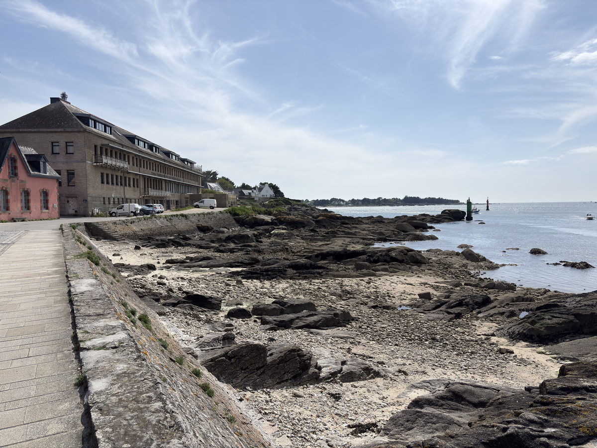 Picture France Concarneau Ville close 2026-04 108 - Waterfall Ville close